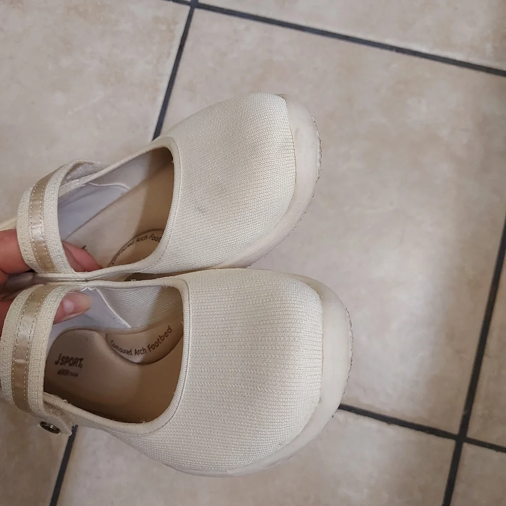 Mary Jane style. JSport (a line by Jambu & Co.). Melody ColorCream Size 8M